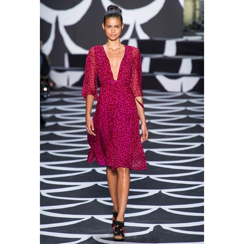 Diane Von Furstenberg ASO Zoey Dutch ALICIA Ballet Rose Garnet Wrap Dress Sz 0 - Picture 10 of 16